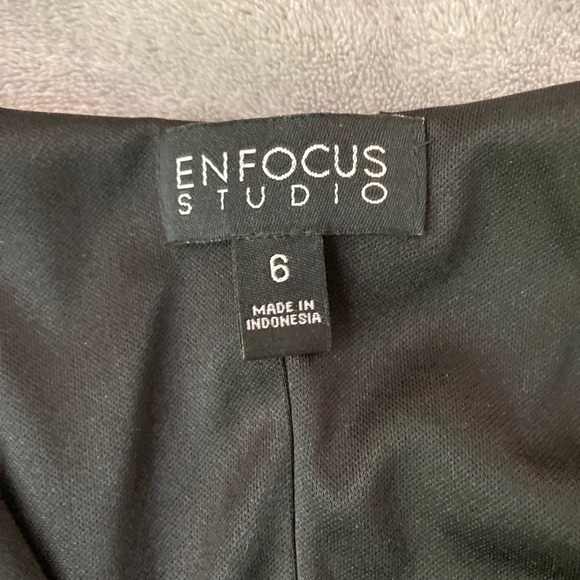 Black dress - Picture 3 of 5